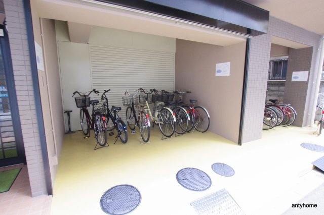 フレア新大阪　仲介手数料無料の駐車場