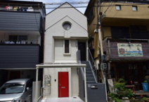 クレスト関大前の画像