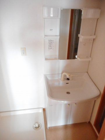 シャルム松木の洗面所|同間取り別室の参考写真です。
