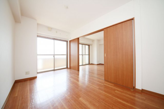 レインボウ御洲浜の内装