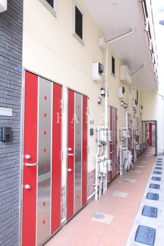 エスメラルダの瞳のエントランス