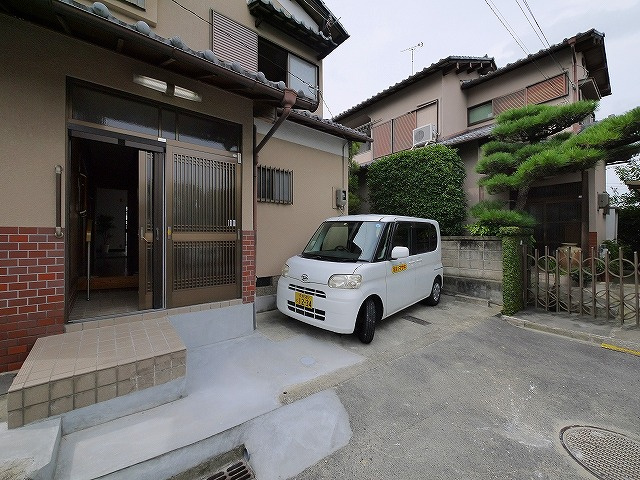 マイホーム秋篠町の駐車場|駐車場完備です
