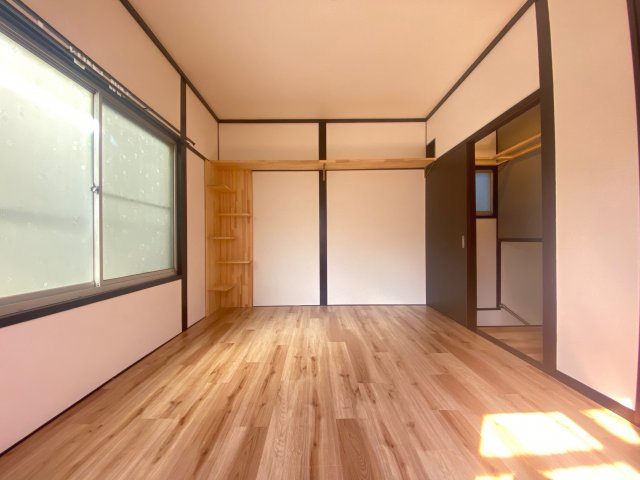 東野中戸建の洋室