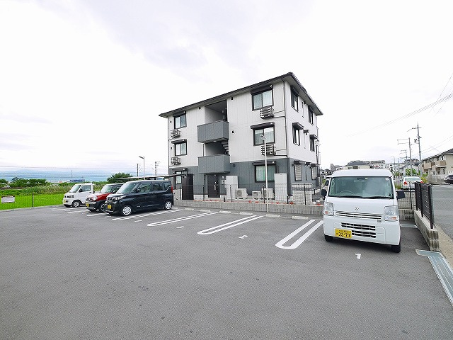シャルマン大和郡山の駐車場