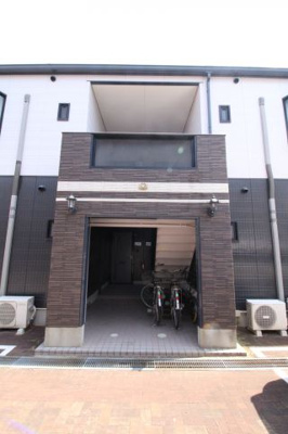 【エントランス】 | ジュネストラスト