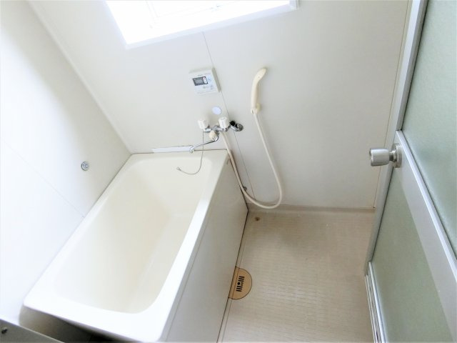 シャレーあそうⅠの浴室