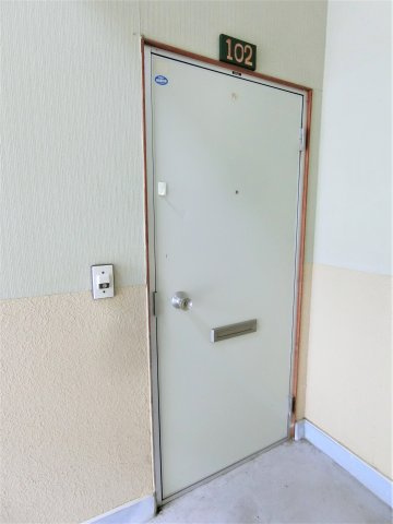 シャレーあそうⅠの玄関