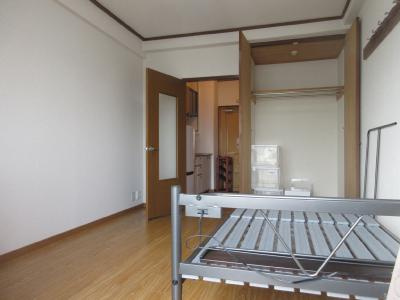 ピエスあさのの子供部屋|洋室