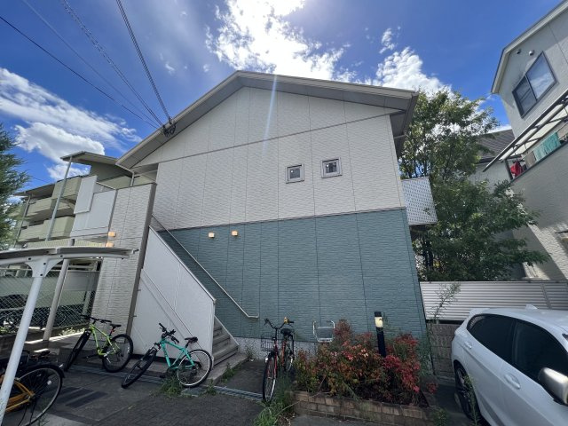 池田市八王寺１丁目のハイツの外観