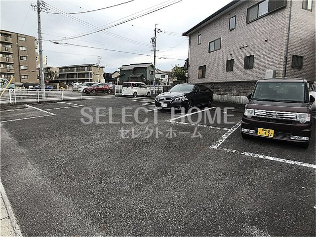 【駐車場】 | Ｓｕｒｐｌｕｓ　Ｏｎｅ曙 | 車をお持ちの方に嬉しい駐車場付きの物件です