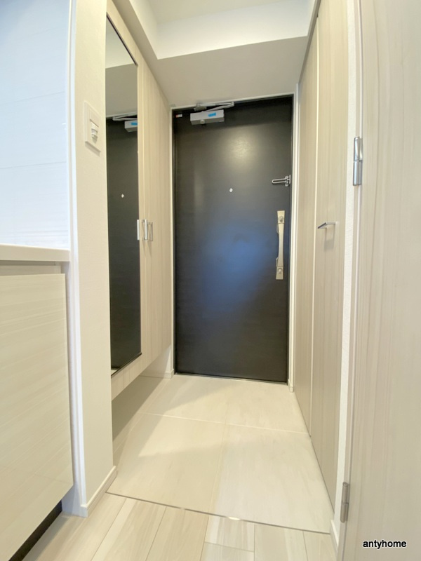 S-RESIDENCE江坂Lible　仲介手数料無料の玄関