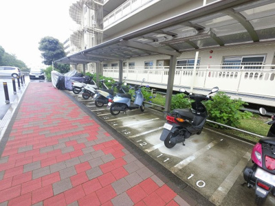 【その他共用部分】 | 横浜パークタウンＥ棟 | バイク置場です。