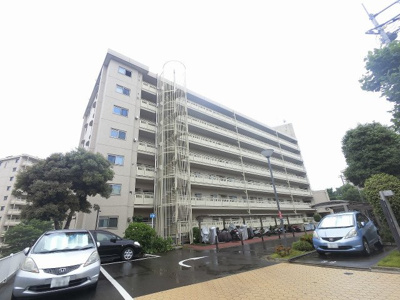 【外観】 | 横浜パークタウンＥ棟 | 総戸数９８５戸、１９７６年１２月築、管理人は日勤勤務につき管理体制良好です♪