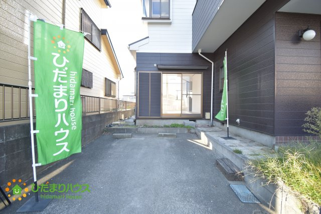 鴻巣市松原1丁目　中古一戸建ての駐車場
