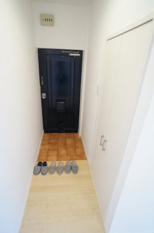 ハイツ77-Ⅰの玄関