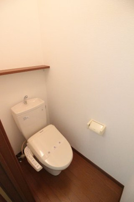 【トイレ】 | 富士見ハイツ | 嬉しい収納棚と温水洗浄便座つき☆