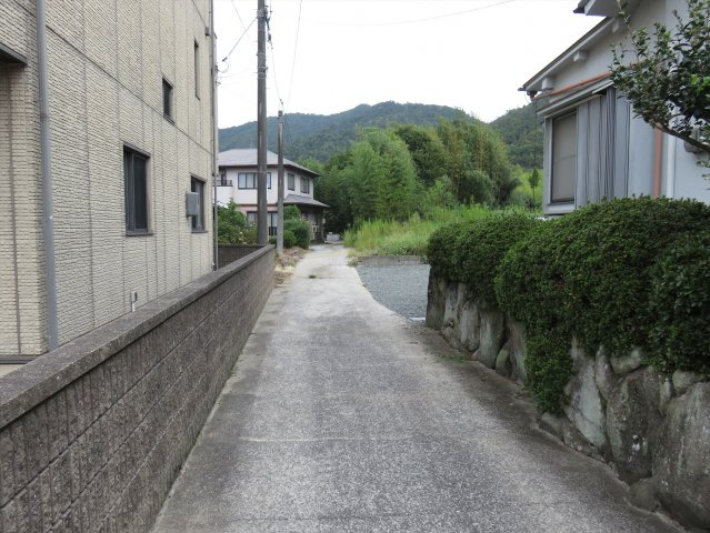 贅沢・余裕のある土地|住宅地への道