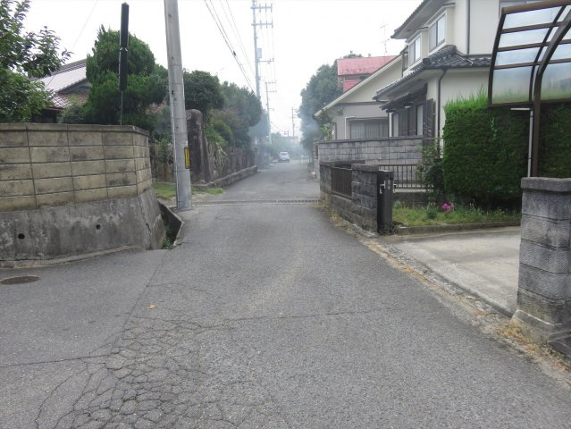 贅沢・余裕のある土地|一方の公道