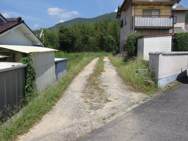 贅沢・余裕のある土地|進入路へ