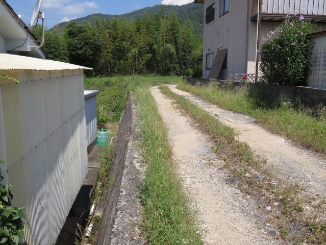 贅沢・余裕のある土地|進入路へ南側より