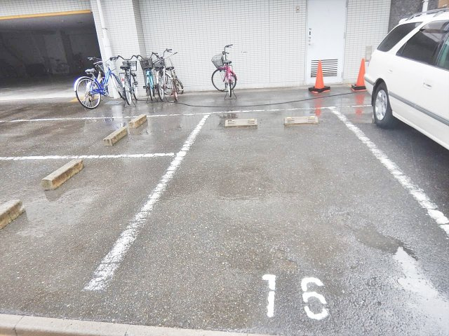 プレステージ名古屋/名古屋市の賃貸ならMy賃貸の駐車場|プレステージ名古屋