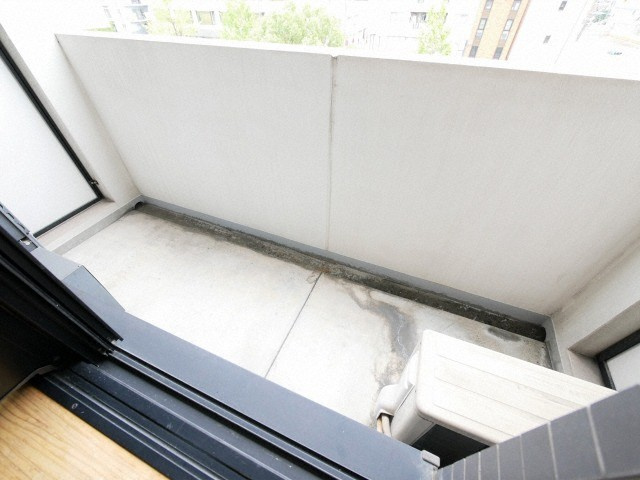アーデンタワー南堀江のバルコニー