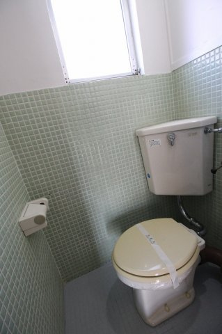 メゾン花繰のトイレ|落ち着いた色調のトイレです