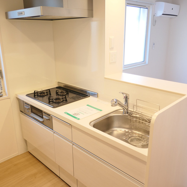 ヴィアーレ北町のキッチン|コンパクトなキッチンで掃除もラクラク