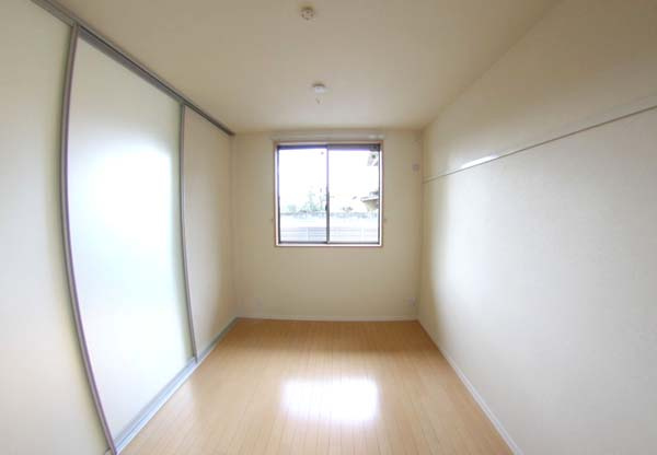 グリーンルーフの居間・リビング|こちらのリビングで趣味の時間をお楽しみください