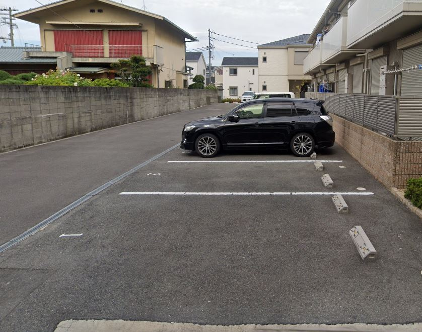 グリーンルーフの駐車場|駐車場があるので、車を買う予定の方も安心です
