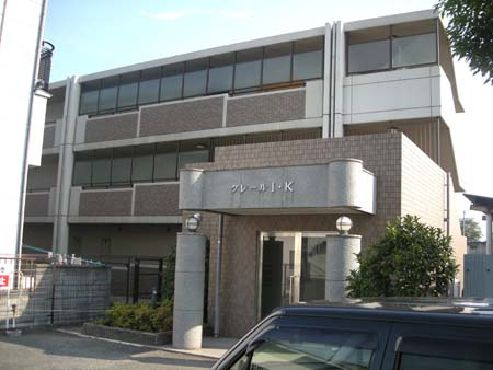岸和田市田治米町の賃貸マンションのエントランス|清潔なエントランスです
