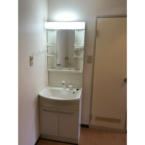 エクセレート池上の洗面所|脱衣スペースもあります