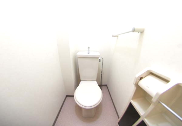 ジュネス和泉のトイレ|コンパクトで使いやすいトイレです