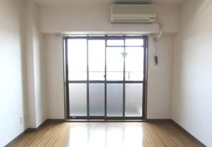 アヴニールふじわらの居間・リビング|ゆったり過ごせる居間です