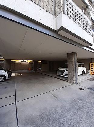 高石市加茂４丁目のハイツの駐車場|駐車場完備です