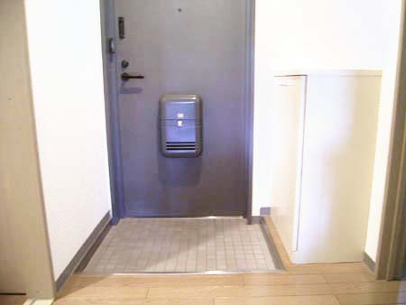 高石市加茂４丁目のハイツの玄関|シンプルで使いやすい玄関です