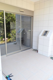 【エントランス】 | ラフェリーチェ | オートロック付きエントランス