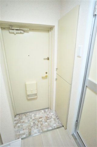 ジョイフル津田沼の玄関|※別のお部屋の写真になります。