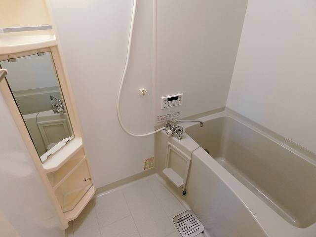 町田タウンハウスCの浴室