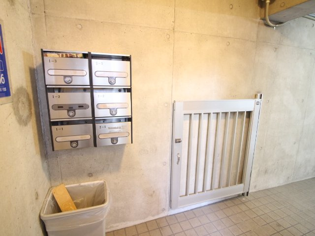 グレースコート山崎のエントランス