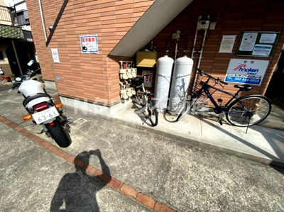 【その他共用部分】 | コーポ愛花夢 | 自転車置き場です。