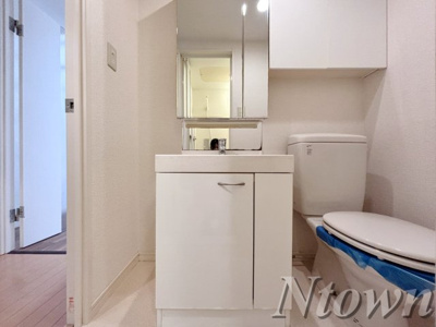 【独立洗面台】 | コーポ愛花夢 | 独立洗面台あり、毎朝おしゃれに忙しい女性の方におすすめです