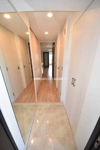 レオンコンフォート九条ガレリアの玄関