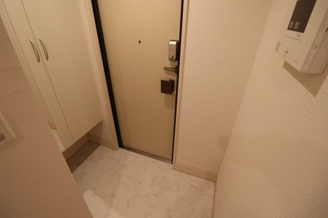 メゾン アイリスの玄関