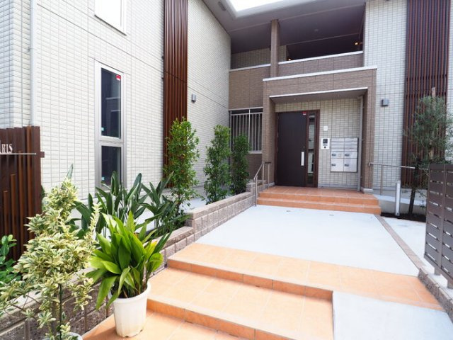 メゾン アイリスのエントランス