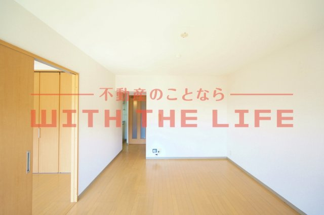 【キャッシュバック対象物件】ロックベアーヒルズⅢの居間・リビング|こちらのリビングで趣味の時間をお楽しみください