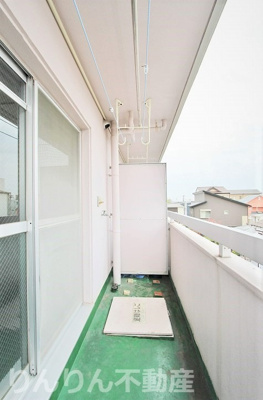 【バルコニー】 | わいわいハイツ | 開放的で明るい空間を演出してくれるバルコニーです