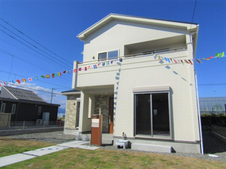 【外観：施工例】 | 新築戸建・南アルプス市藤田・全2棟【1号棟】
土地面積：84.14坪　建物面積：33.43坪
