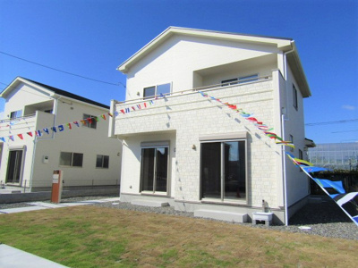 【外観：施工例】 | ブルーミングガーデン　南アルプス市藤田2号棟 | 新築戸建・南アルプス市藤田・全2棟【2号棟】
土地面積：84.40坪　建物面積：33.43坪