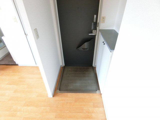 ヴィラージュ北野田の玄関